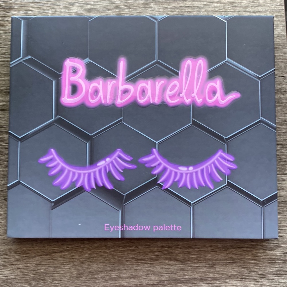 New BeeBeauty London presents Barbarella palette